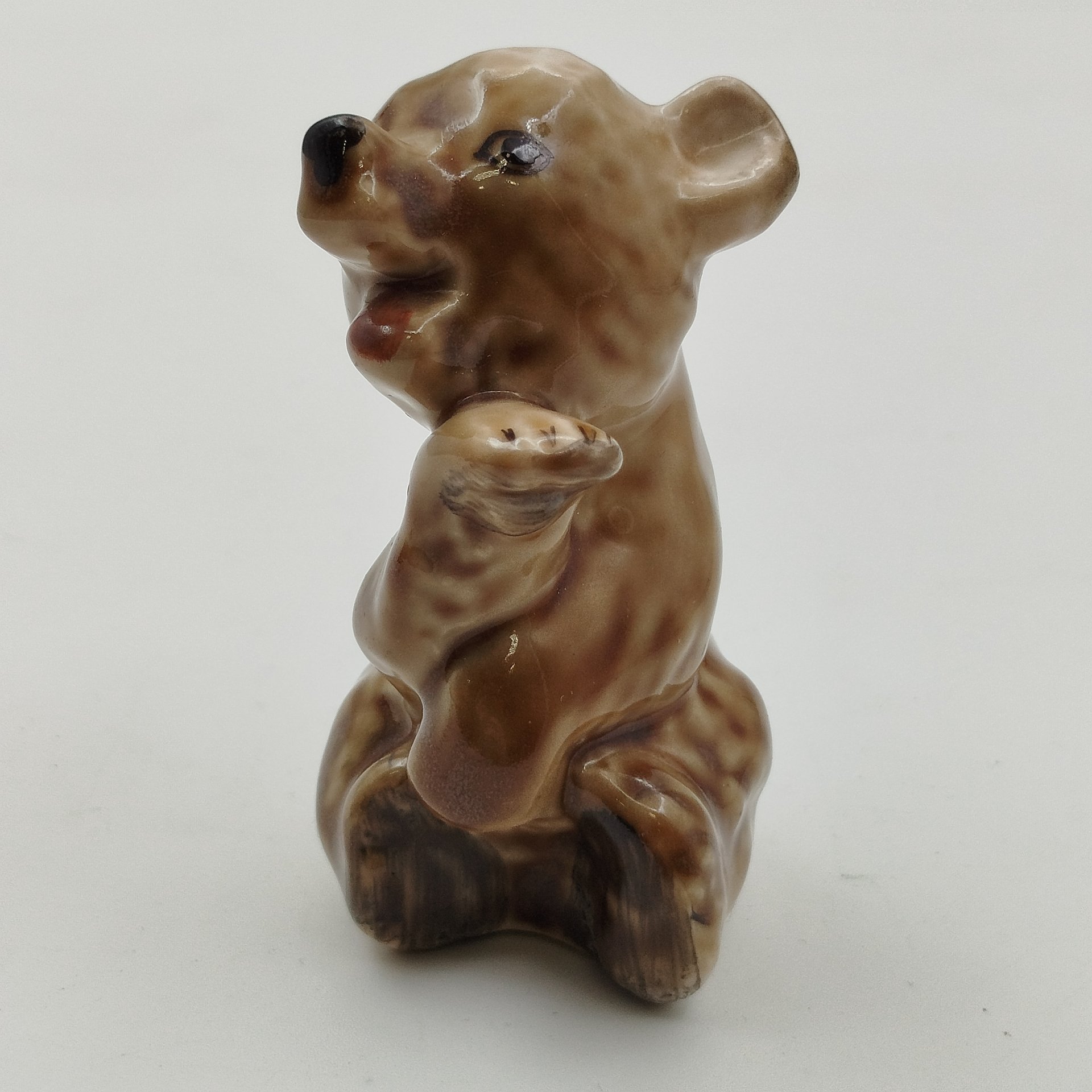 Статуэтка "Ревущий медвежонок", скульптор И.Е. Чарушин