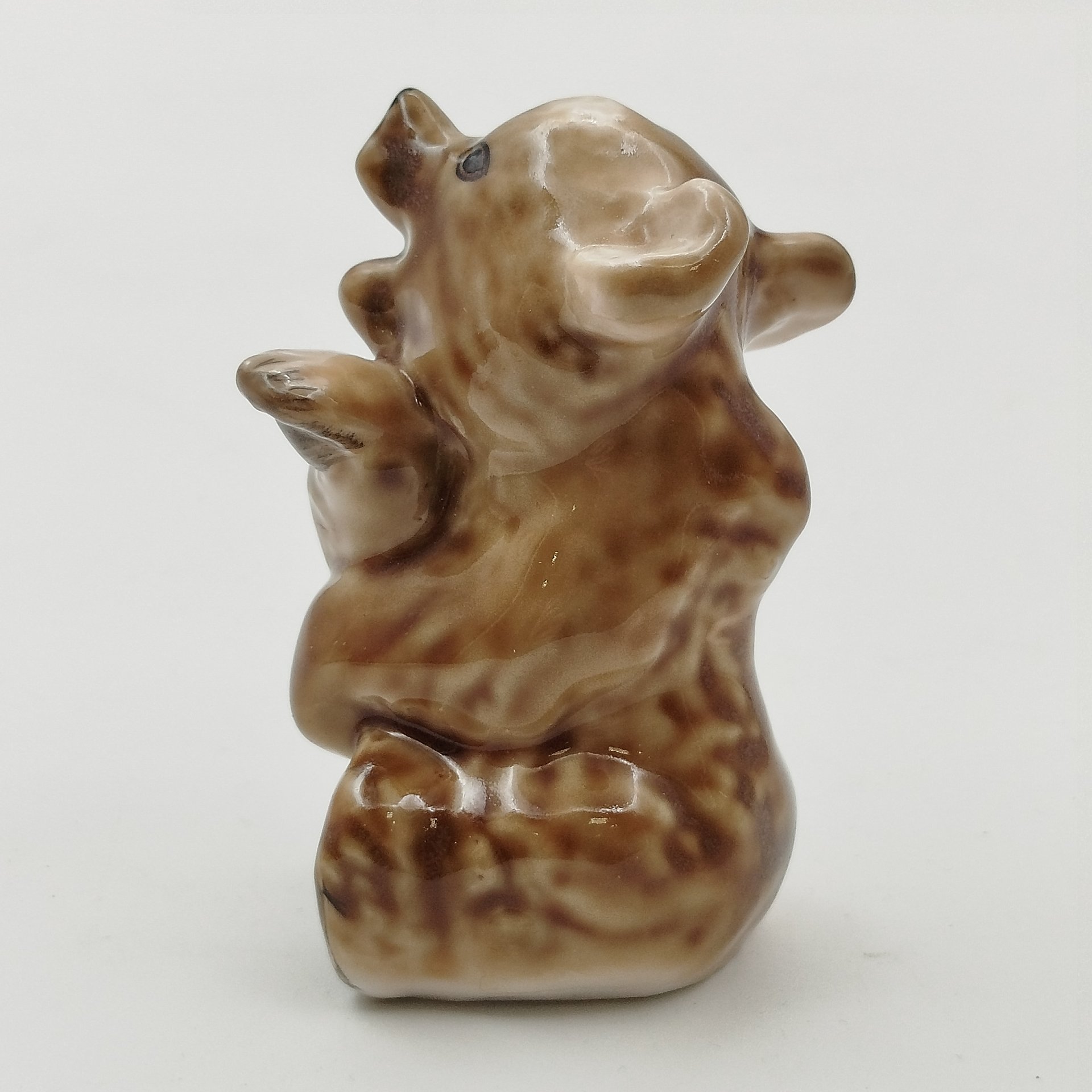 Статуэтка "Ревущий медвежонок", скульптор И.Е. Чарушин