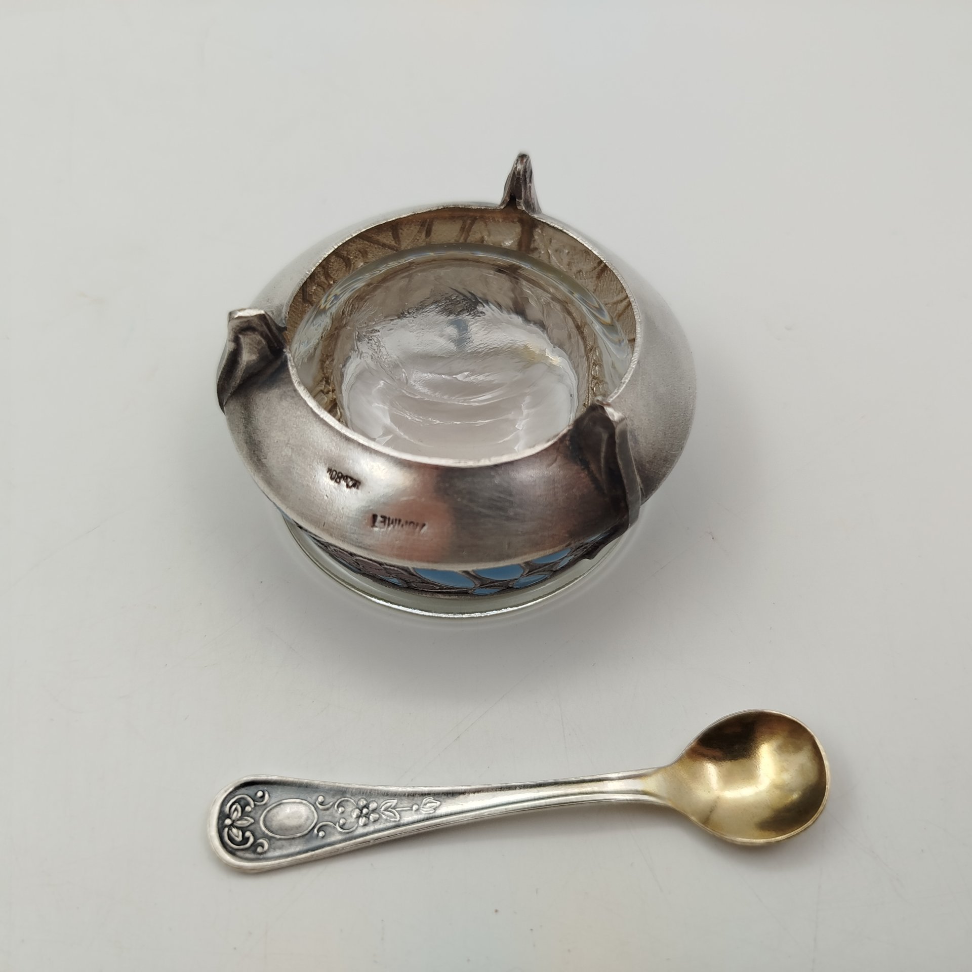Солонка «Рябинка» с ложечкой, мельхиор (медь-никель), эмаль, стекло (вставка), Мстерская художественная фабрика  «Ювелир», СССР, 1970-1980 гг.