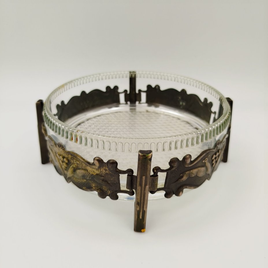 Пепельница массивная в металлической оправе с изображением оленей