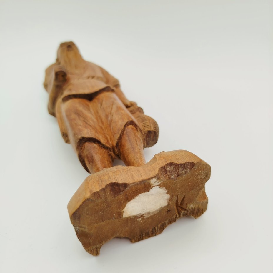 Статуэтка "Восточный старец с корзиной"