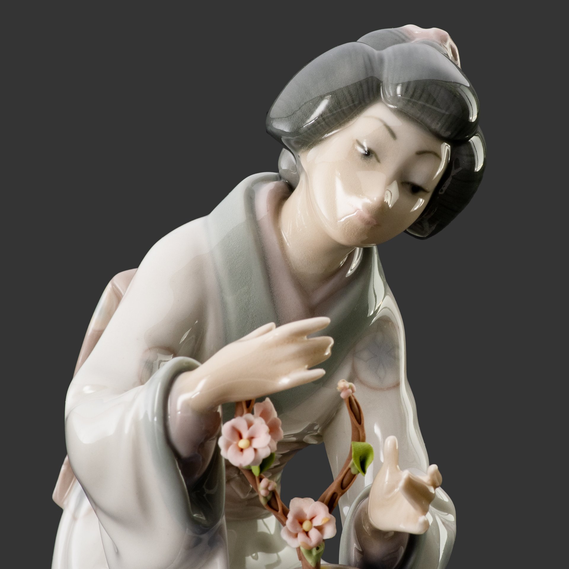 Статуэтка "Японка с сакурой" ("Японский цветок"), фарфор, роспись, Lladro, Испания, 1973-1998 гг.