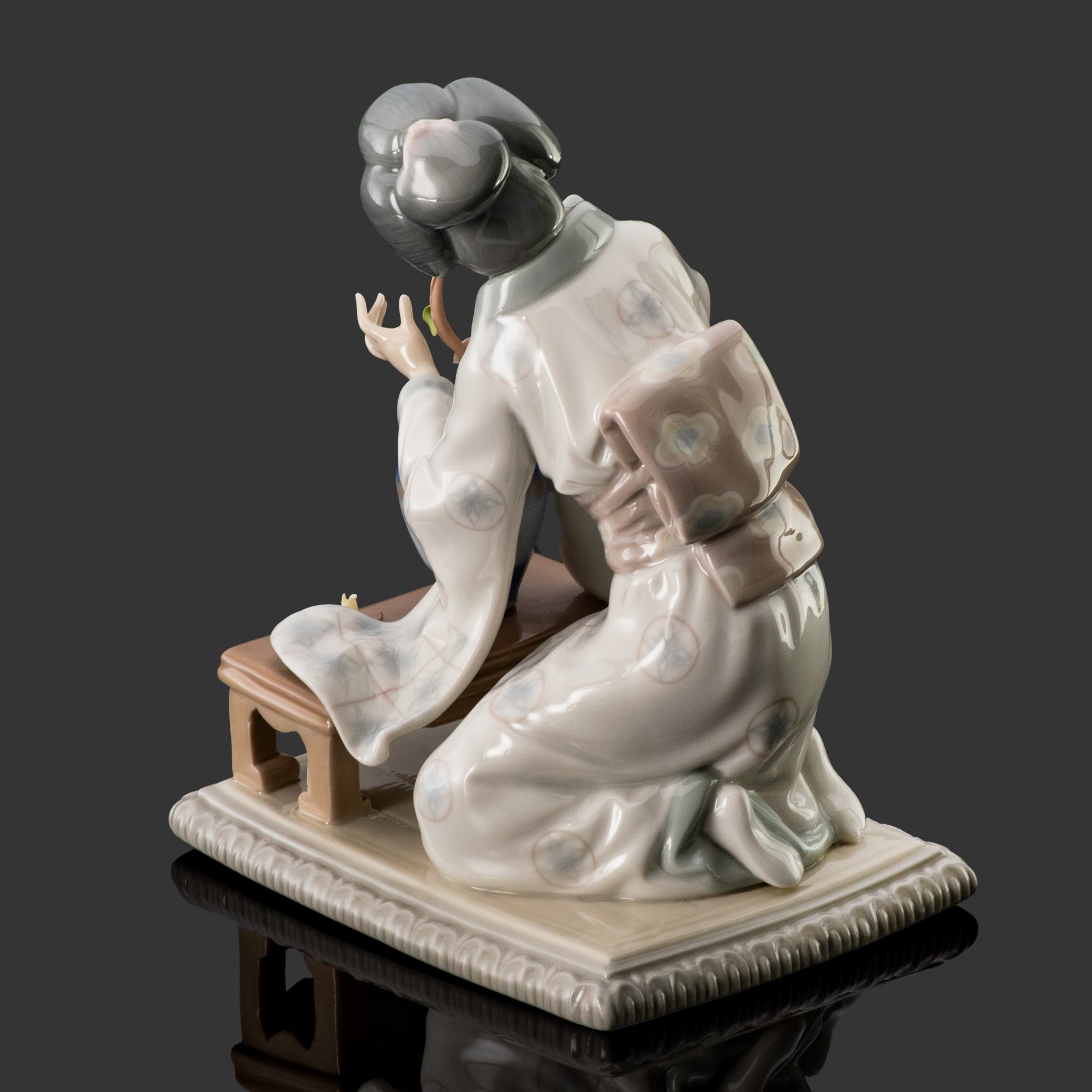 Статуэтка "Японка с сакурой" ("Японский цветок"), фарфор, роспись, Lladro, Испания, 1973-1998 гг.