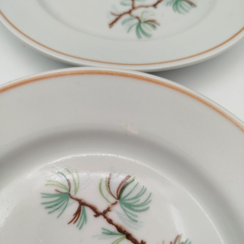 Набор пирожковых (закусочных) тарелок "Шишки" на 6 персон, фарфор, деколь, Фарфоровый завод «Пролетарий» (Бронница, Мста), СССР, 1976-1991 гг.