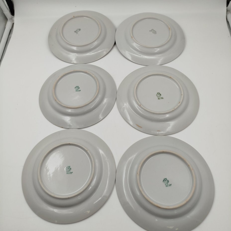 Набор пирожковых (закусочных) тарелок "Шишки" на 6 персон, фарфор, деколь, Фарфоровый завод «Пролетарий» (Бронница, Мста), СССР, 1976-1991 гг.