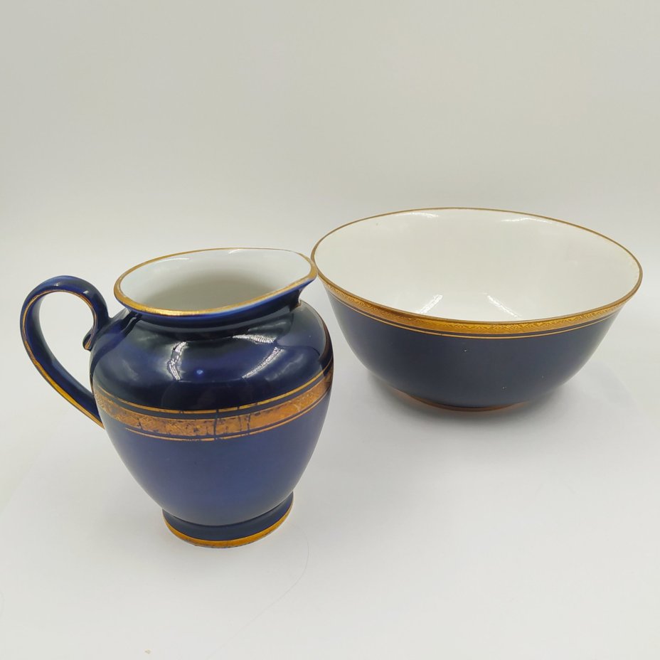 Набор из молочника и капельника с орнаментальным декором, фарфор, крытье кобальтом, золочение, Ленинградский фарфоровый завод (ЛФЗ), СССР, 1960-1970 гг.