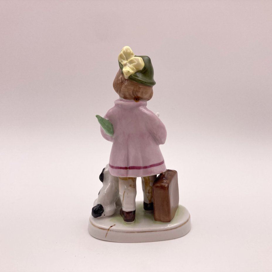 Статуэтка "Школьница с собакой", фарфор, роспись, Scheibe-Alsbach Porzellan, Германия, 1925-1972 гг., Scheibe-Alsbach Porzellan