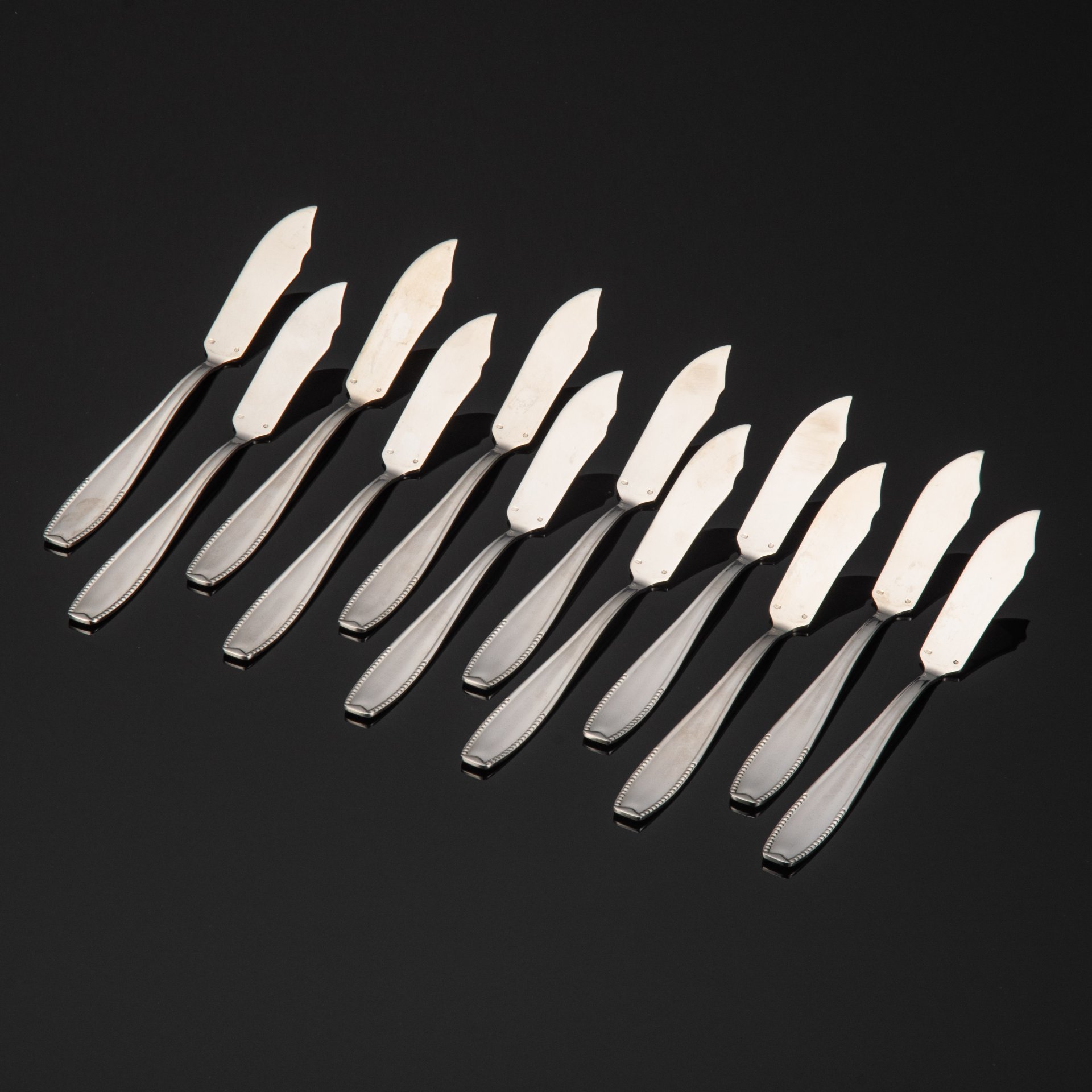 Набор из 12-ти вилок и ножей для рыбы в коробке, металл, серебрение, картон, Западная Европа, 1950-1980 гг.
