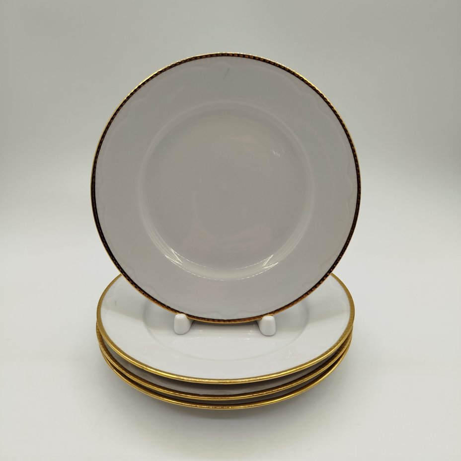 Набор из четырех десертных тарелок, фарфор, Минский фарфорово-фаянсовый завод, СССР, 1968-1983 гг.