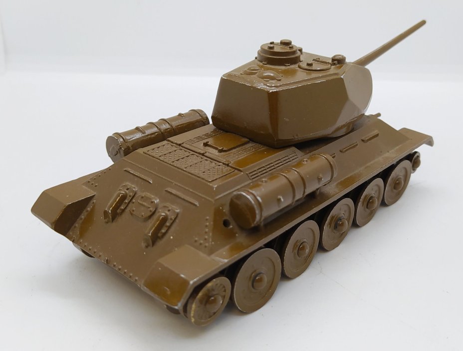 Модель танка Т-34, масштаб 1/35, Машиностроительный завод «Арсенал»