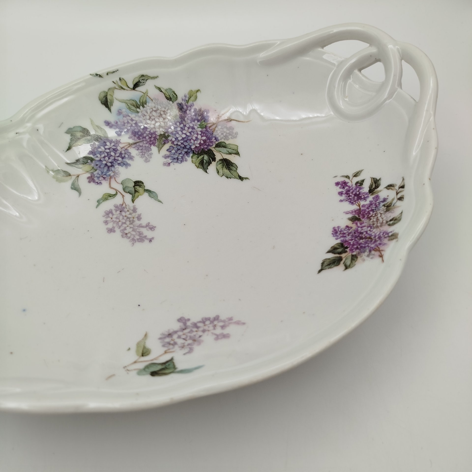 Блюдо (сухарница/фруктовница) "Сирень", фарфор, деколь, Россия, 1900-1930 гг.