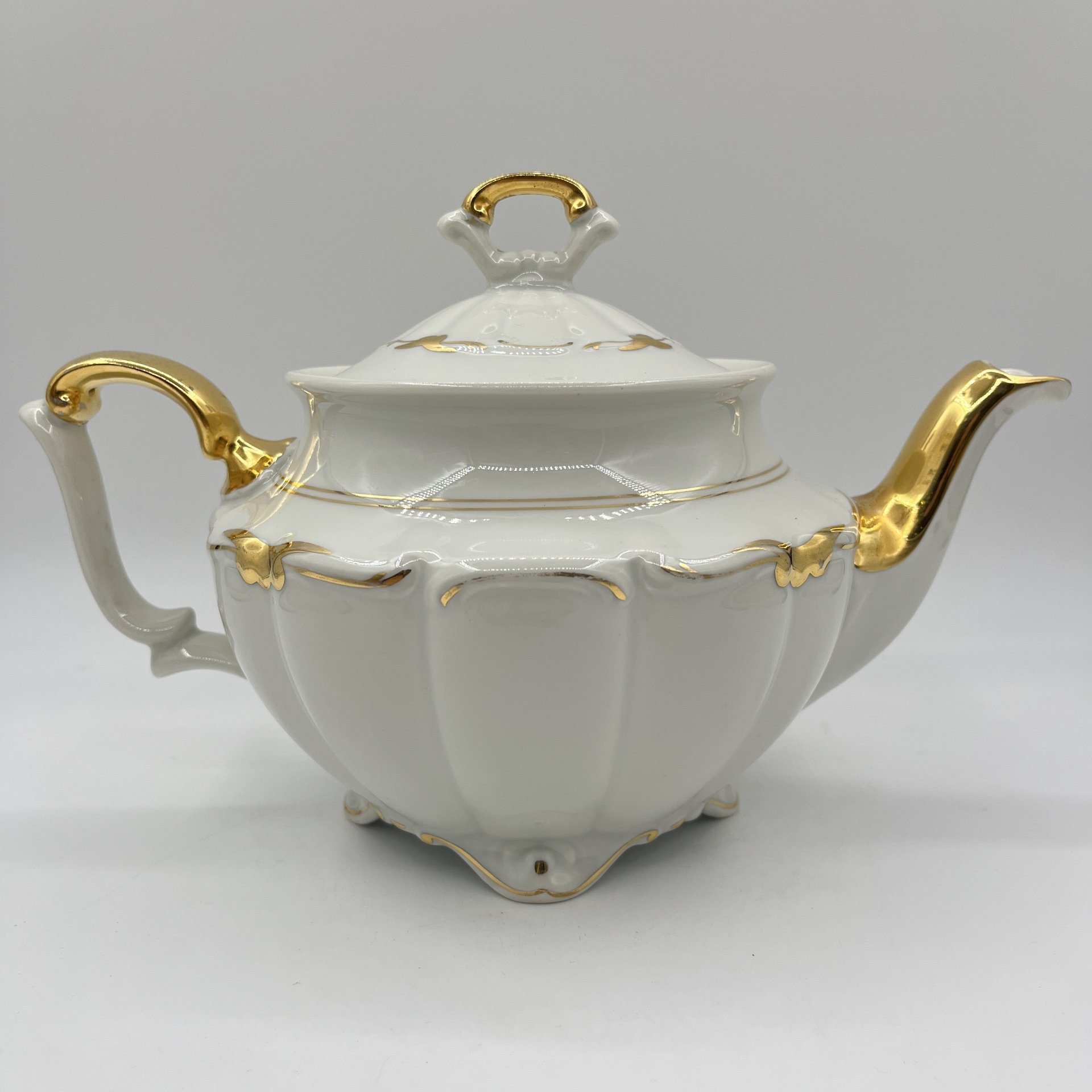 Чайник заварочный с рельефным туловом, C. Tielsch & Co.