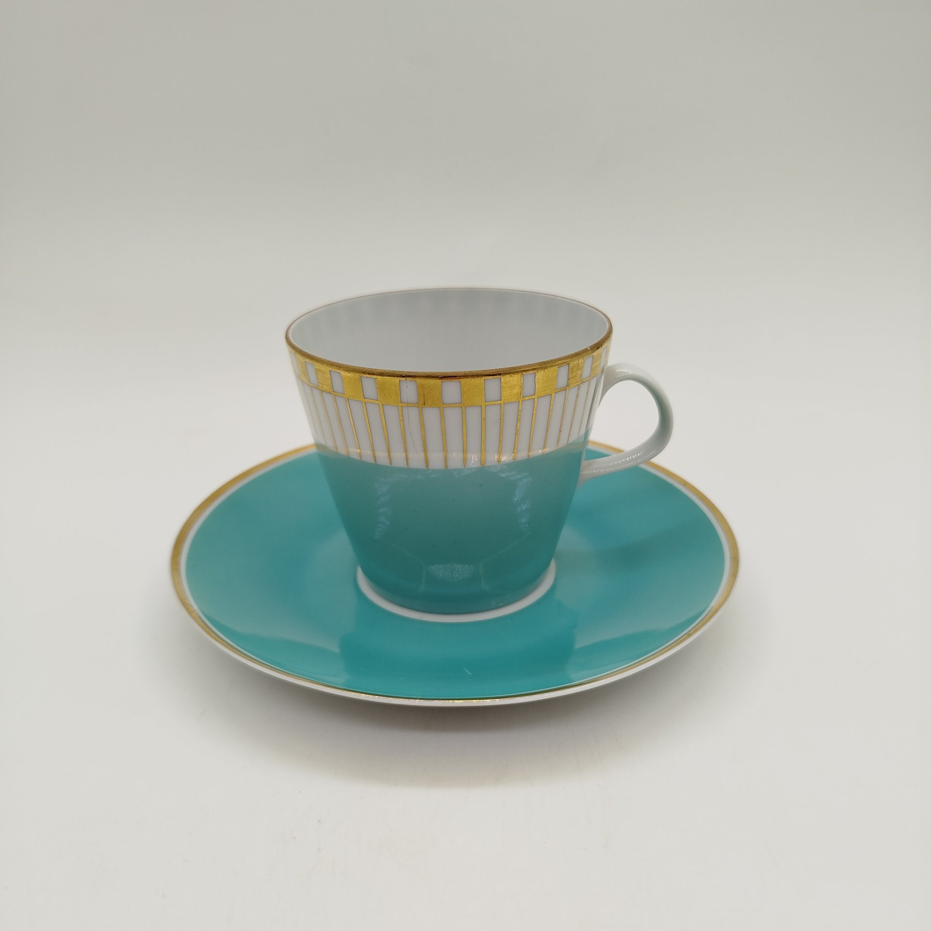 Пара чайная, фарфор, крытье, золочение, Lichte Porzellan (Лихте), ГДР, 1966-1985 гг., Lichte Porzellan (Лихте)