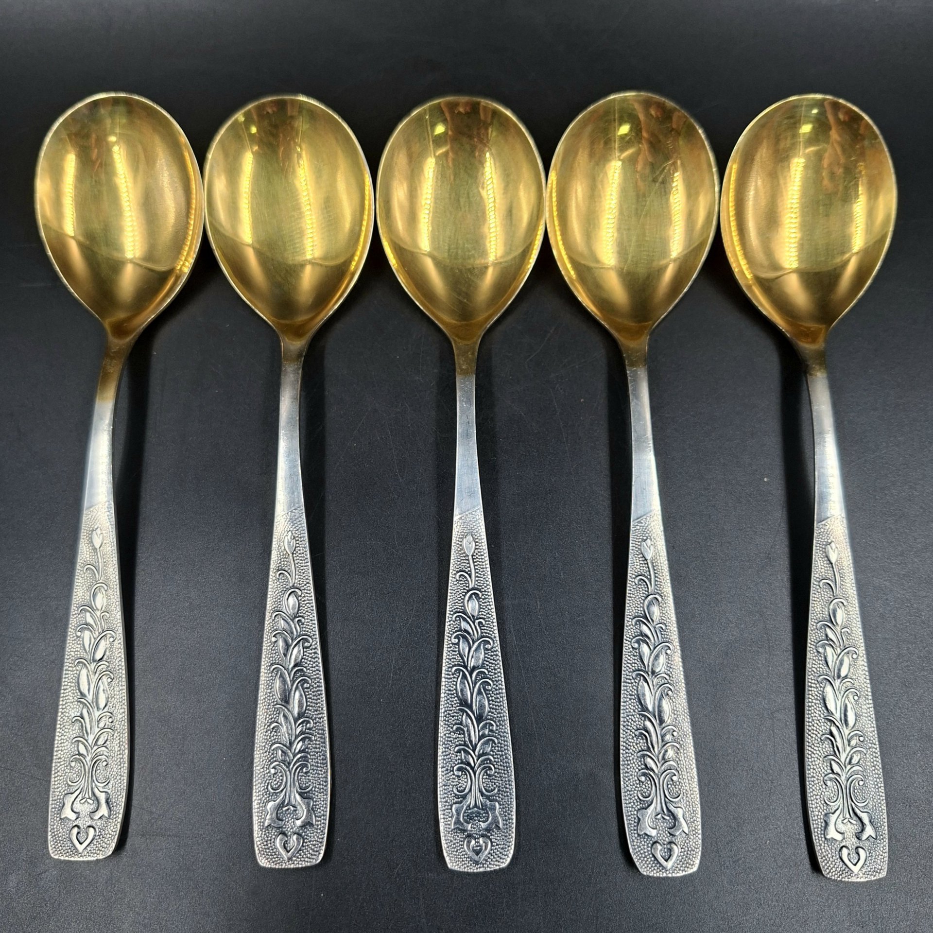 Набор из пяти столовых ложек "Хмель", мНЦ (медь-никель-цинк), золочение, Завод «Проминь», СССР, 1970-1990 гг.