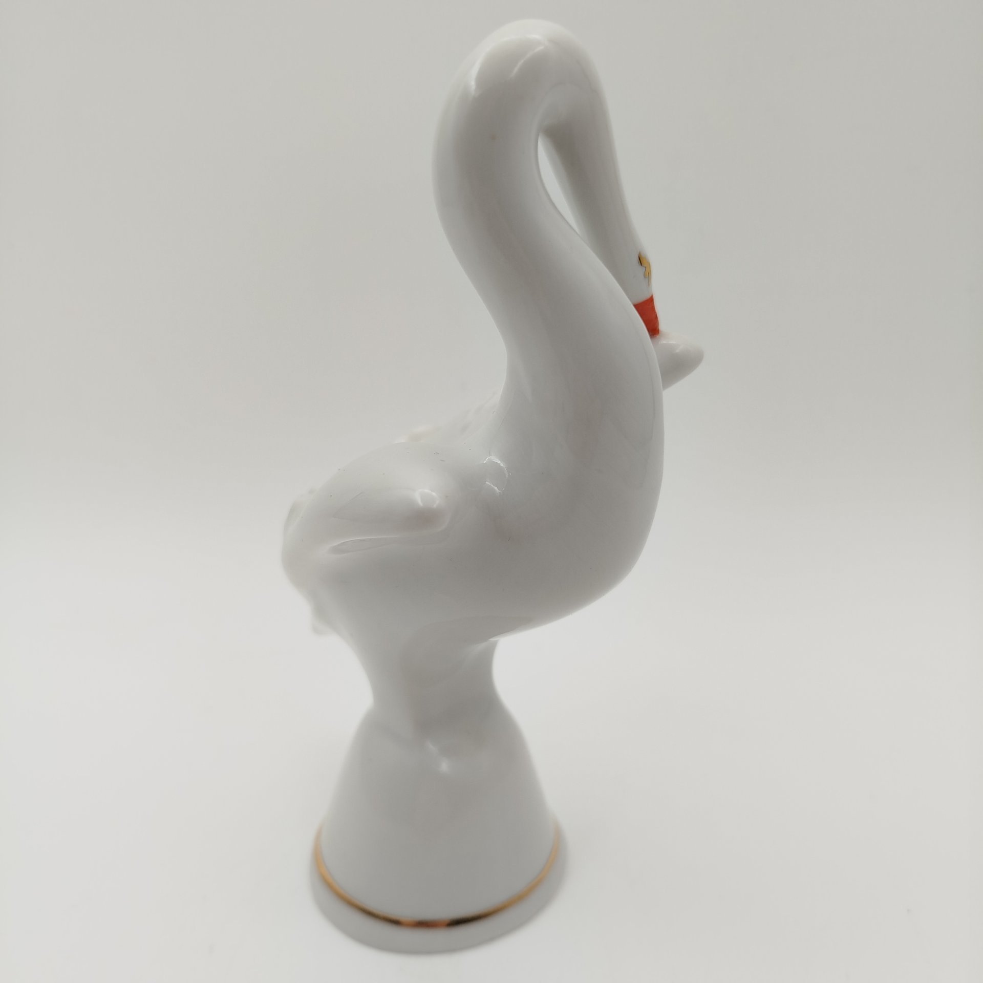 Статуэтка "Белый лебедь", фарфор, золочение, Дулевский фарфоровый завод (Дулёво), СССР, 1970-1990 гг.
