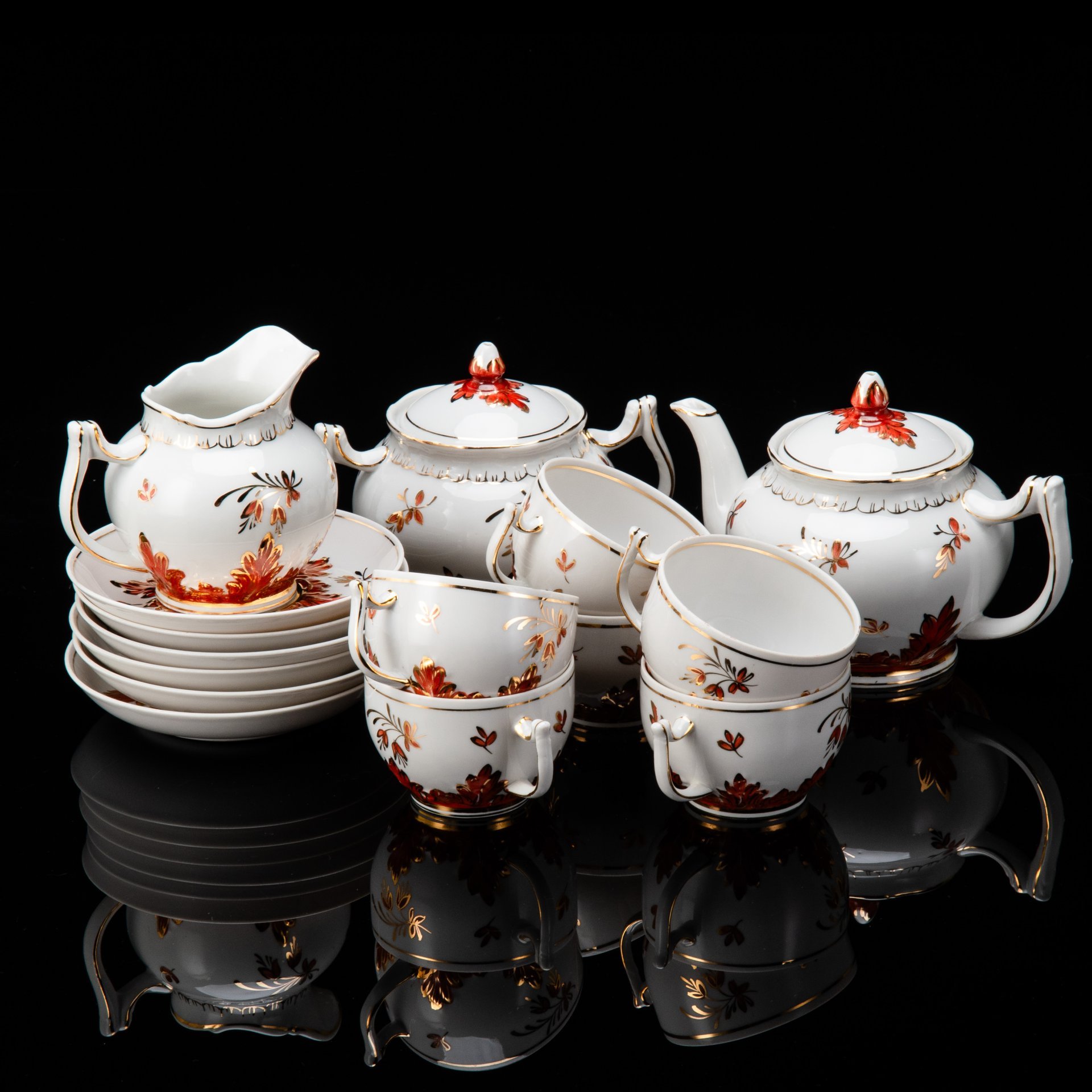 Сервиз "Барбарис" на 6 персон (15 предметов), фарфор, деколь, золочение, роспись, Дмитровский фарфоровый завод (ДФЗ Вербилки), СССР, 1965-1991 гг.