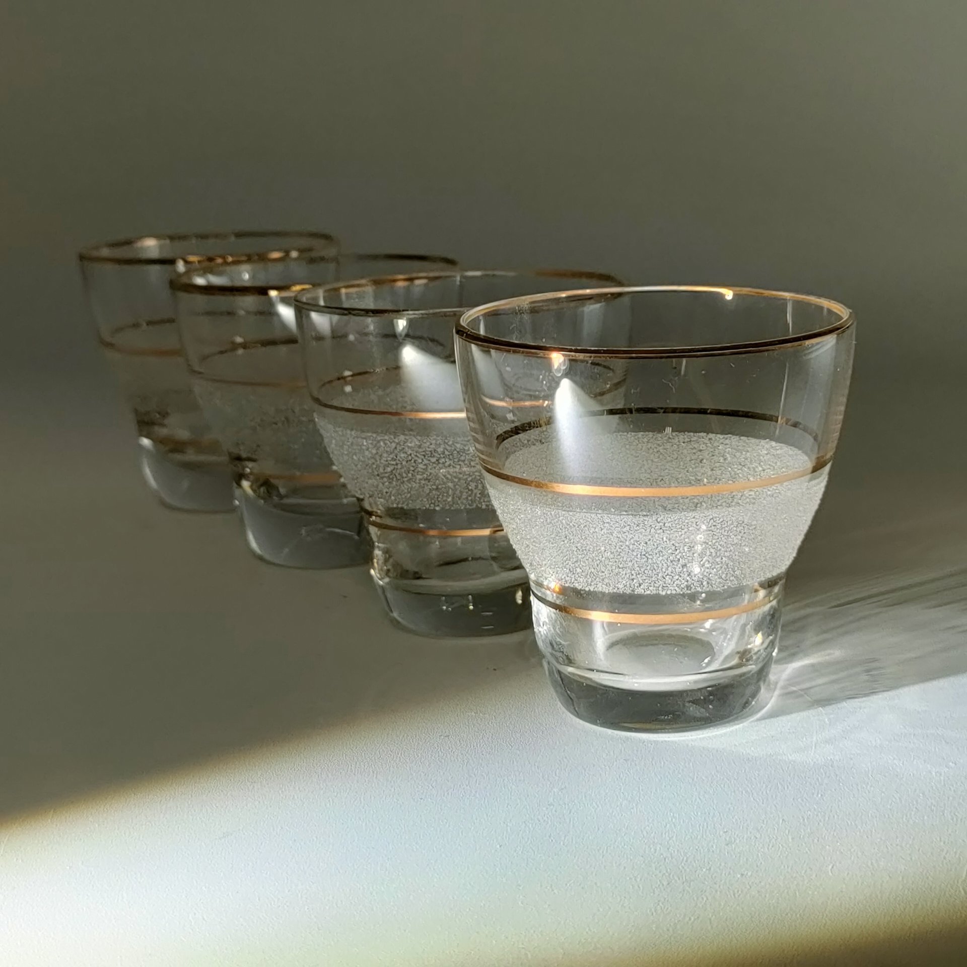 Набор рюмок на 4 персоны, декорированный фактурными элементами, стекло, золочение, СССР, 1960-1980 гг.