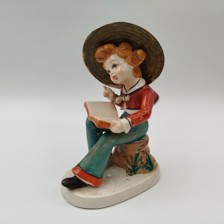 Статуэтка винтажная "Девочка читает книгу" (Goebel Nasha Girl ), керамика, роспись, Goebel Hummel, Германия, 1950-1970 гг., Goebel Hummel