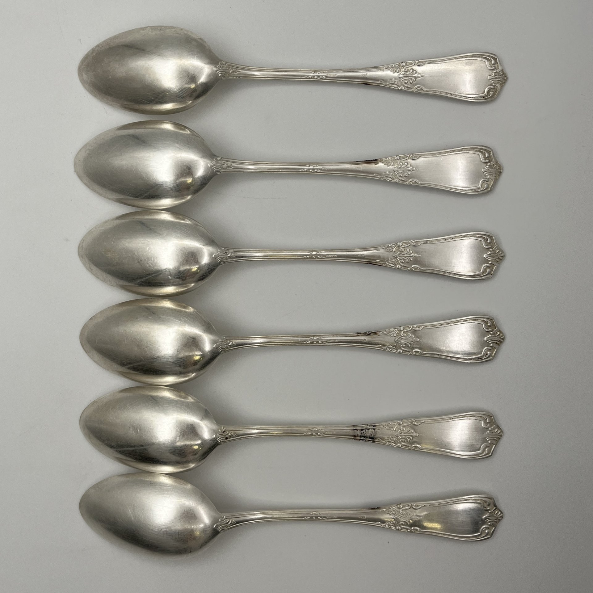 Набор из шести столовых ложек с растительным декором