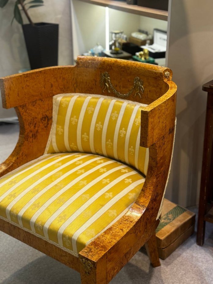 Кресло в стиле Ампир