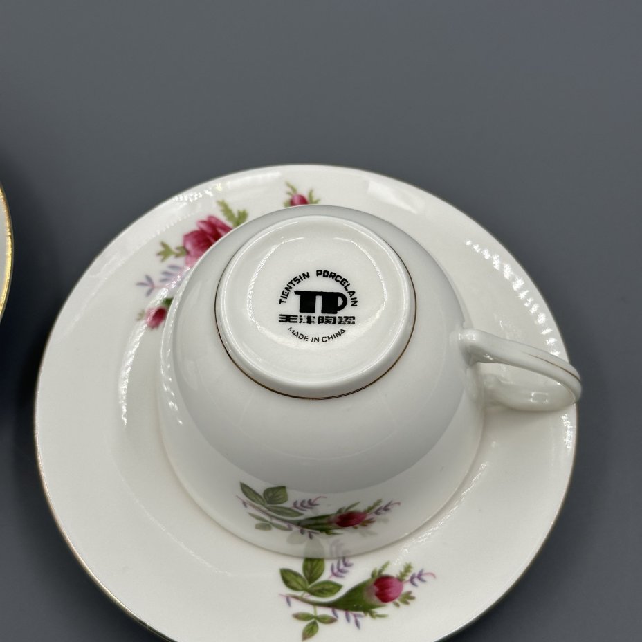 Набор из 2 кофейных пар , украшенных цветочным декором Tietsin Porcelain, Китай