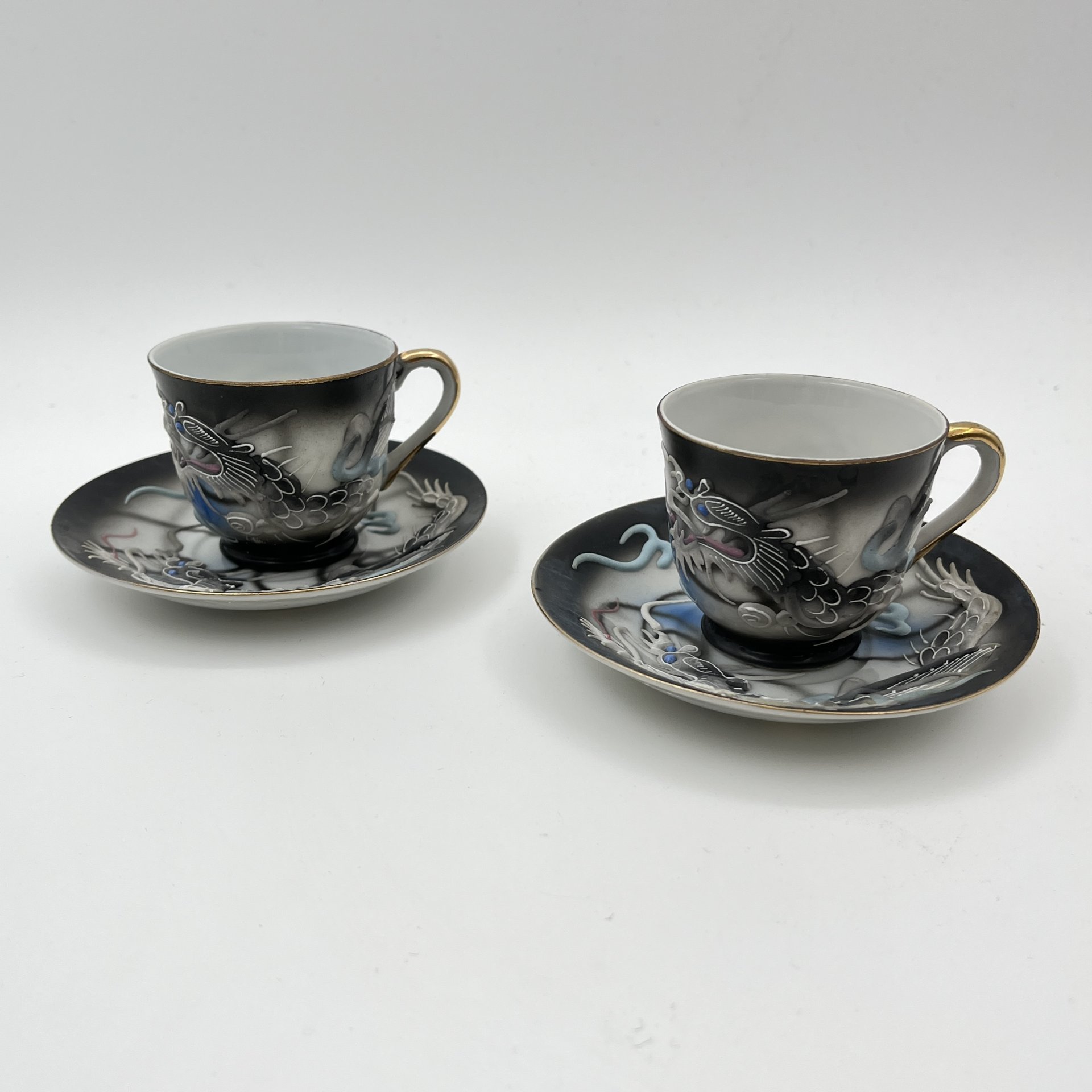 Набор из 2-х кофейных пар "Дракон", Lux Porcelain FAHD M.K., фарфор, бисквит, роспись, золочение, Азия, 1970-1990 гг.