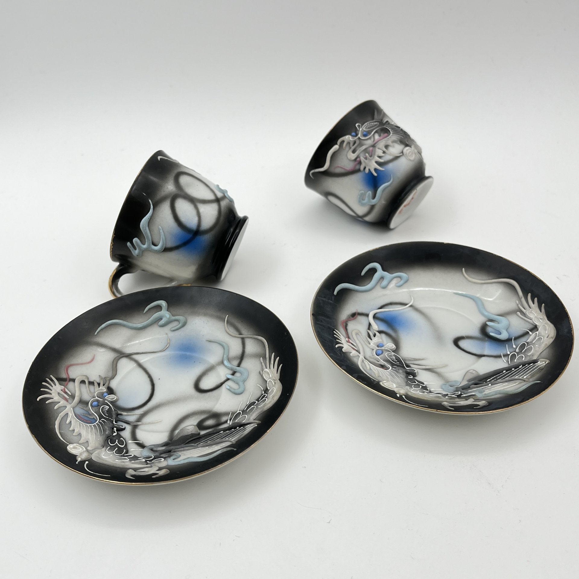 Набор из 2-х кофейных пар "Дракон", Lux Porcelain FAHD M.K., фарфор, бисквит, роспись, золочение, Азия, 1970-1990 гг.