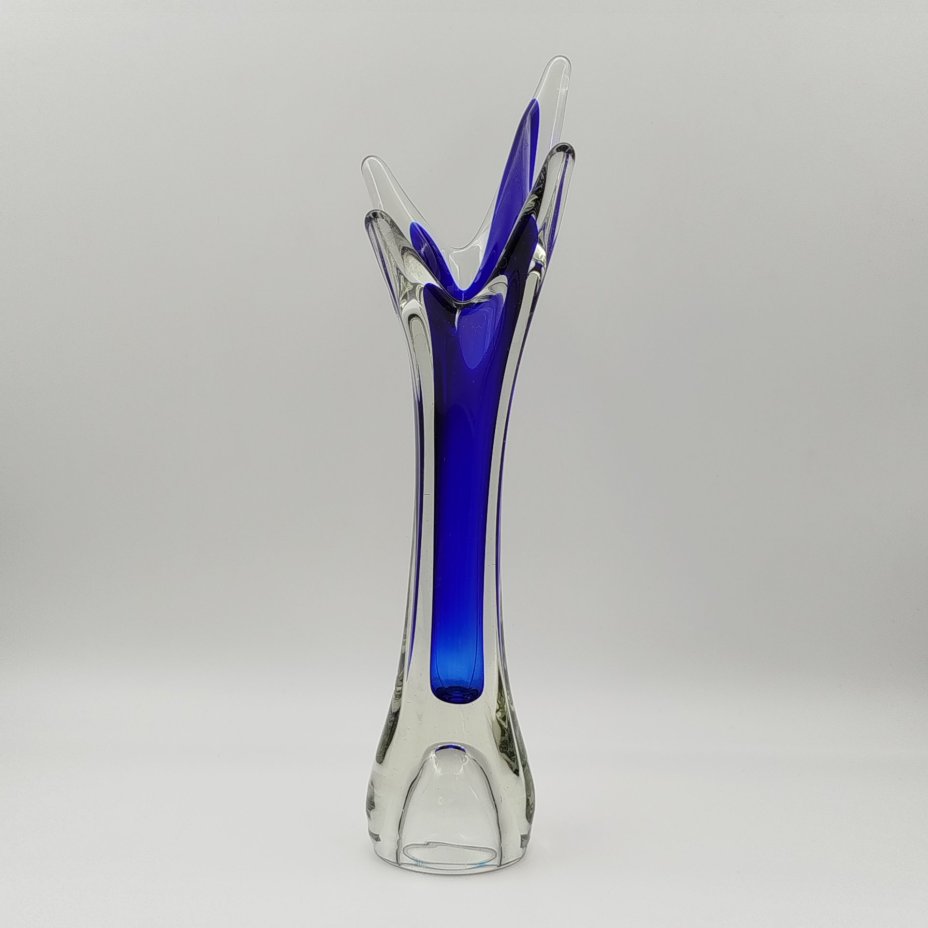 Ваза для цветов оригинальной четырёхконечной формы, Ливанский стекольный завод (Līvānu stikla fabrikа)