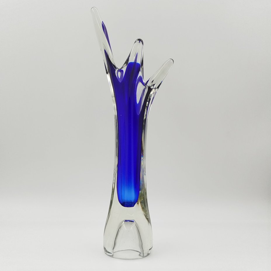 Ваза для цветов оригинальной четырёхконечной формы, Ливанский стекольный завод (Līvānu stikla fabrikа)