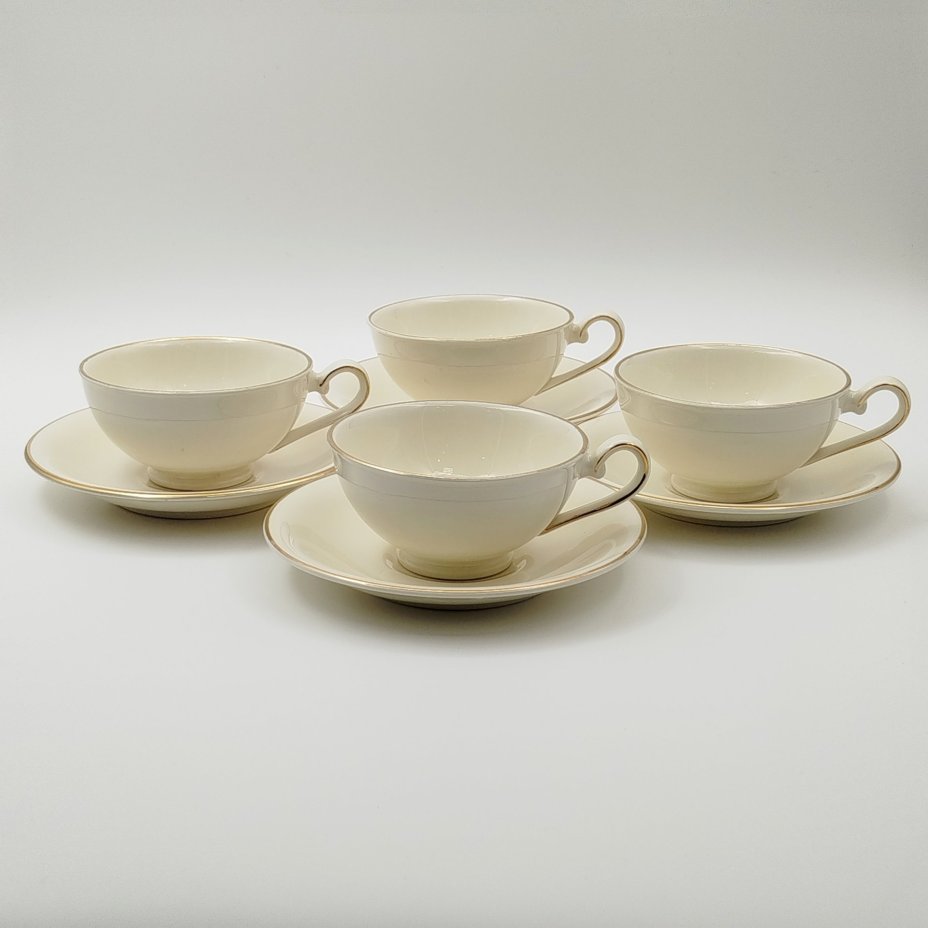 Набор чайных пар цвета слоновой кости на 4 персоны, Mosa Maastrich, фаянс, золочение, Нидерланды, 1960-1980 гг.