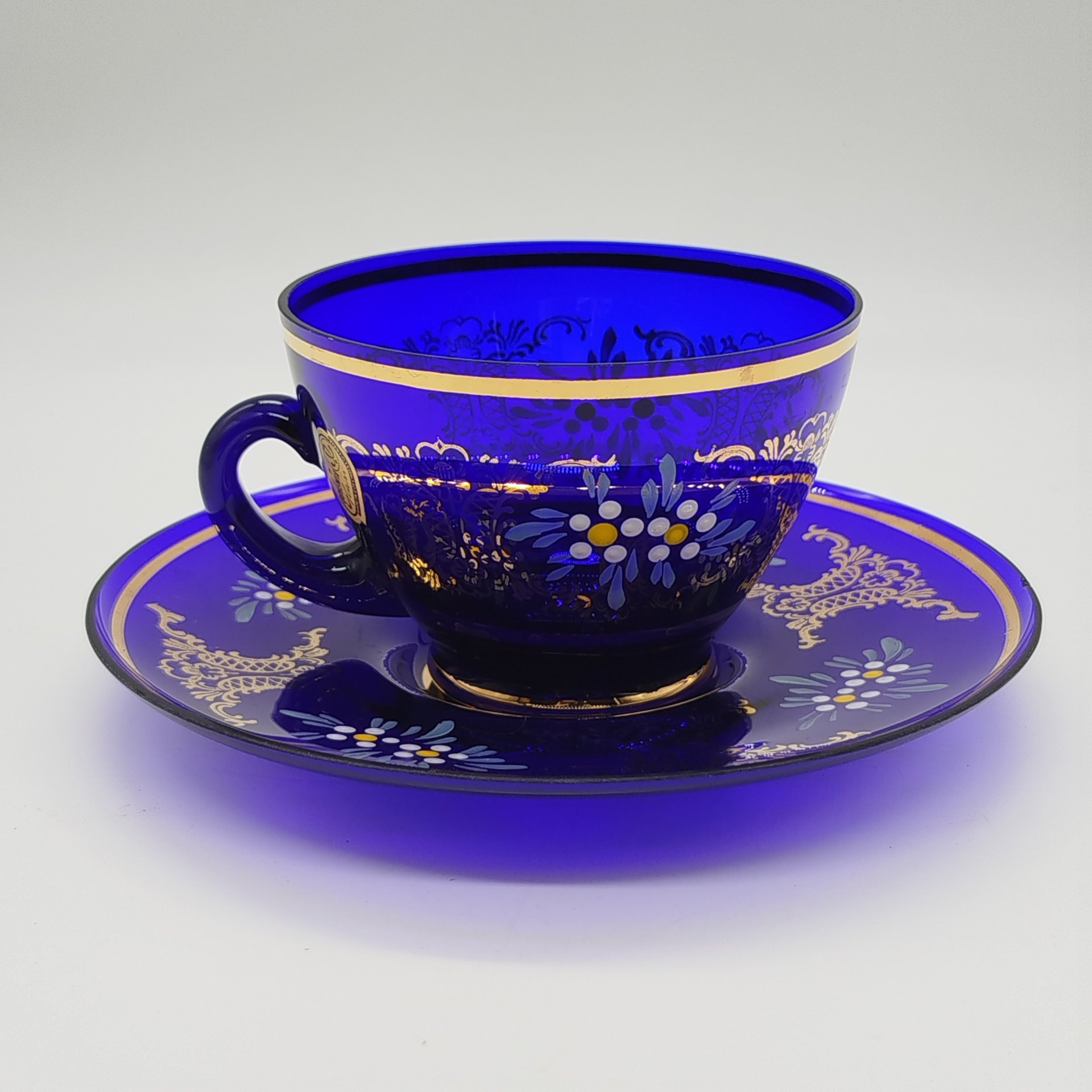 Чайная пара синего оттенка, украшенная растительным декором, Bohemia Crystal (Bohemia Glass)