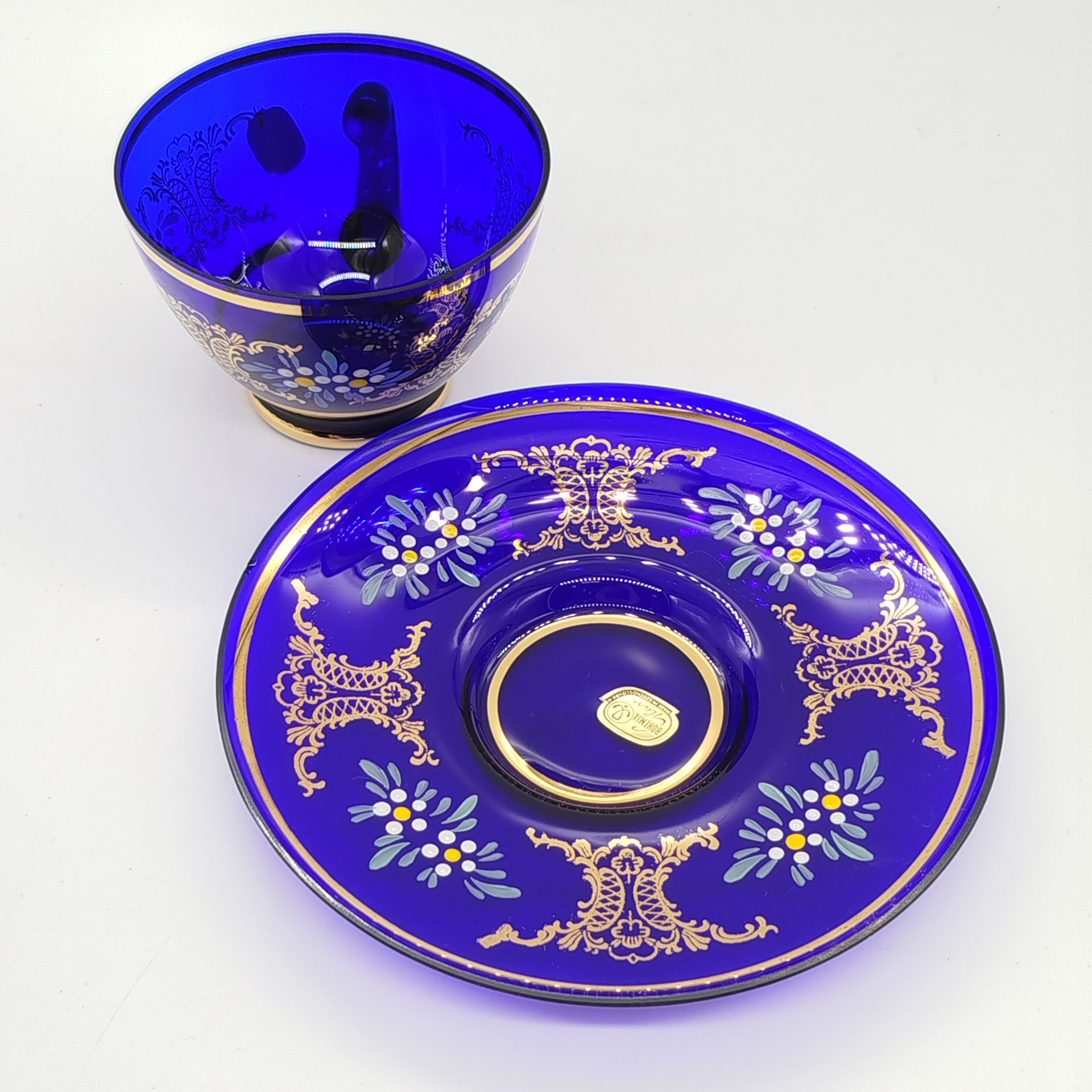 Чайная пара синего оттенка, украшенная растительным декором, Bohemia Crystal (Bohemia Glass)