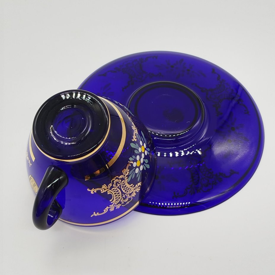 Чайная пара синего оттенка, украшенная растительным декором, Bohemia Crystal (Bohemia Glass)