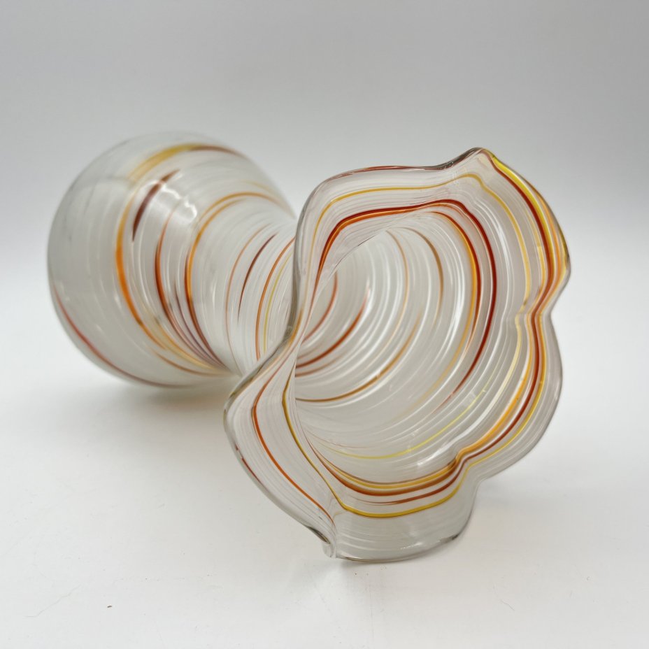 Ваза с фестончатым краем