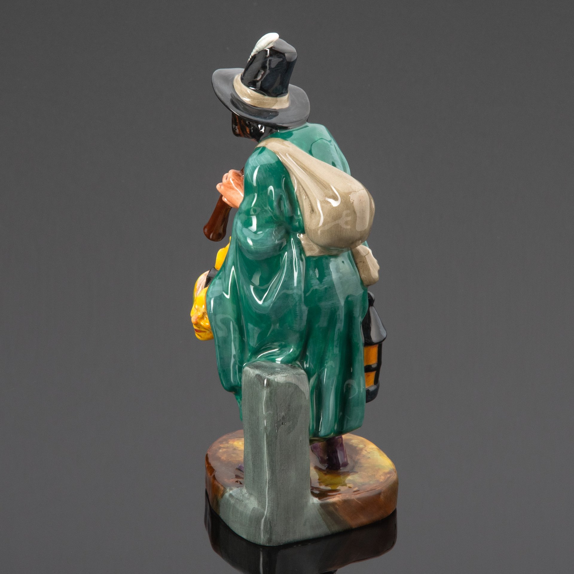 Статуэтка "Продавец масок" ("The Mask Seller"), Royal Doulton