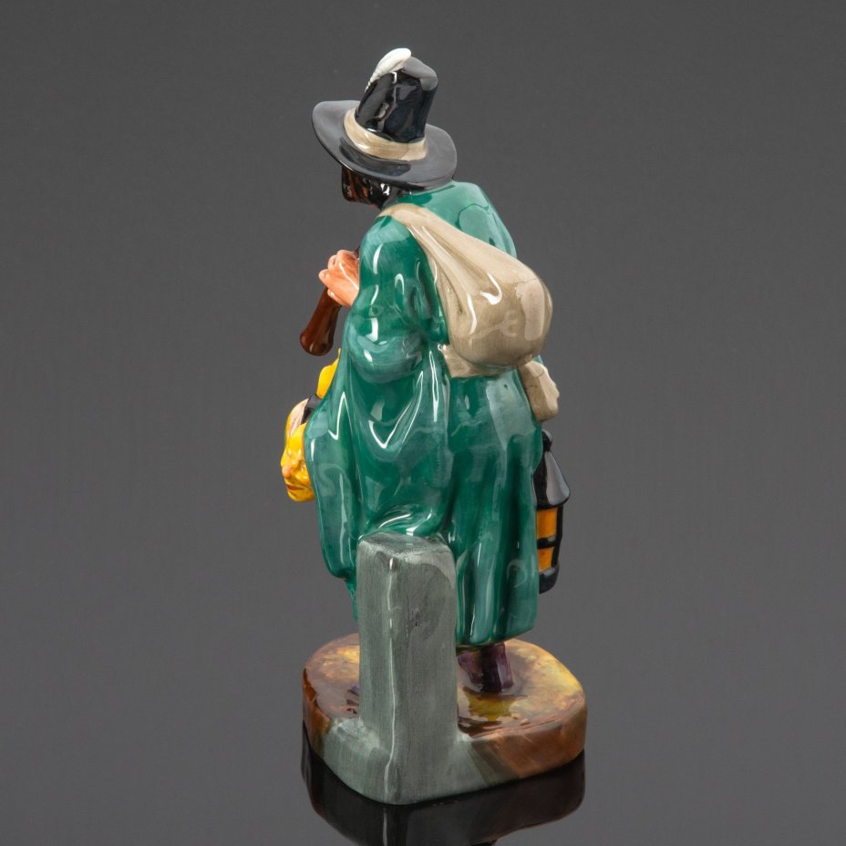 Статуэтка "Продавец масок" ("The Mask Seller"), Royal Doulton