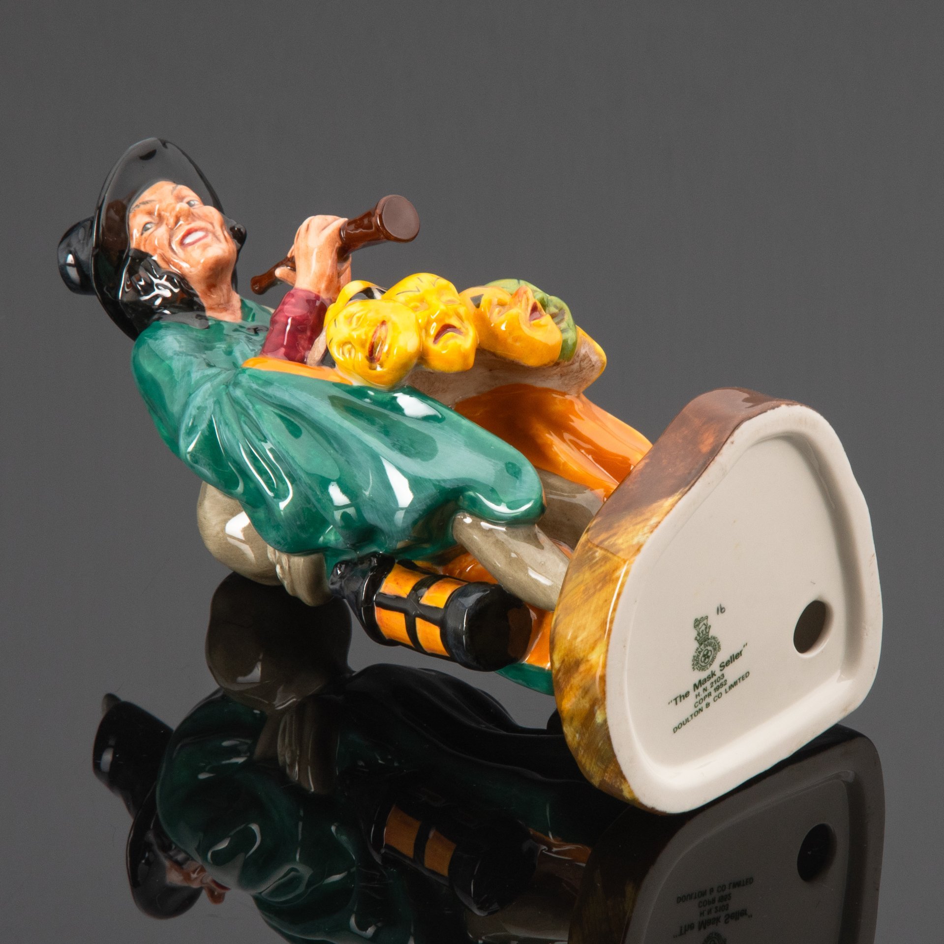 Статуэтка "Продавец масок" ("The Mask Seller"), Royal Doulton