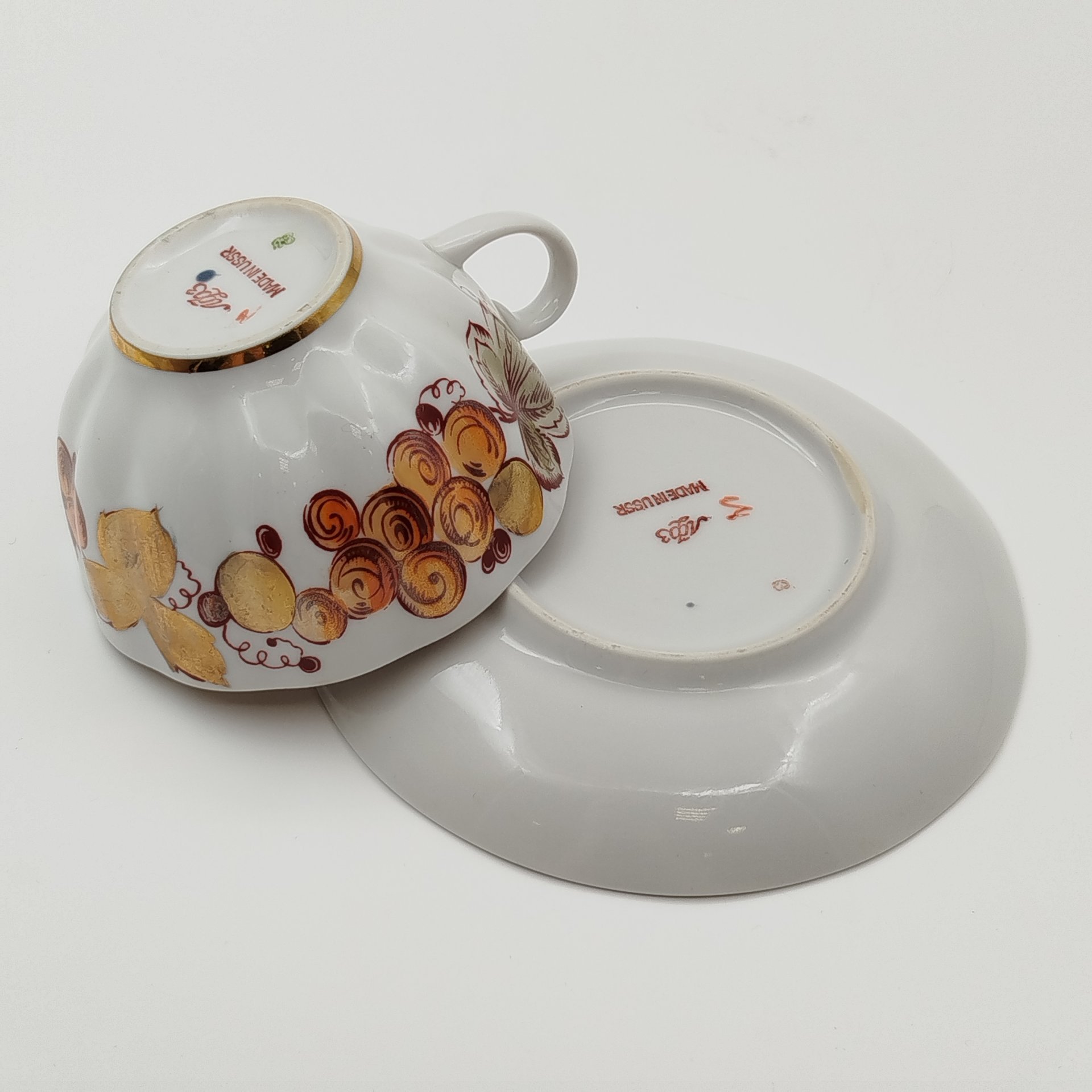 Чайная пара из сервиза "Золотой виноград", форма "Тюльпан", фарфор, деколь, золочение, Ленинградский фарфоровый завод (ЛФЗ), СССР, 1970-1986 гг.