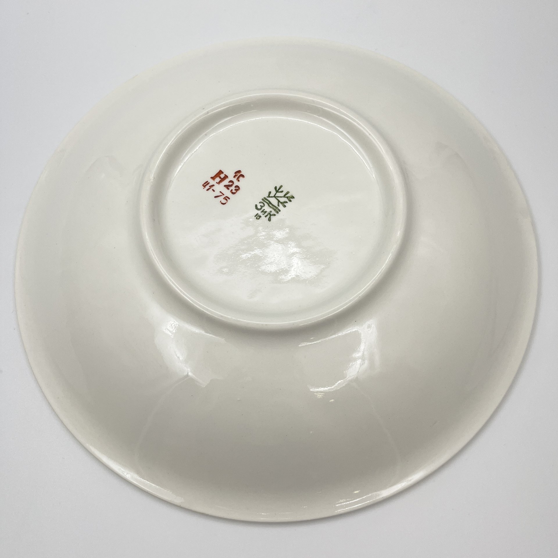 Блюдо "Розы", фаянс, золочение, Конаковский фаянсовый завод им. М.И. Калинина (ЗиК Конаково), СССР, 1962-1991 гг.