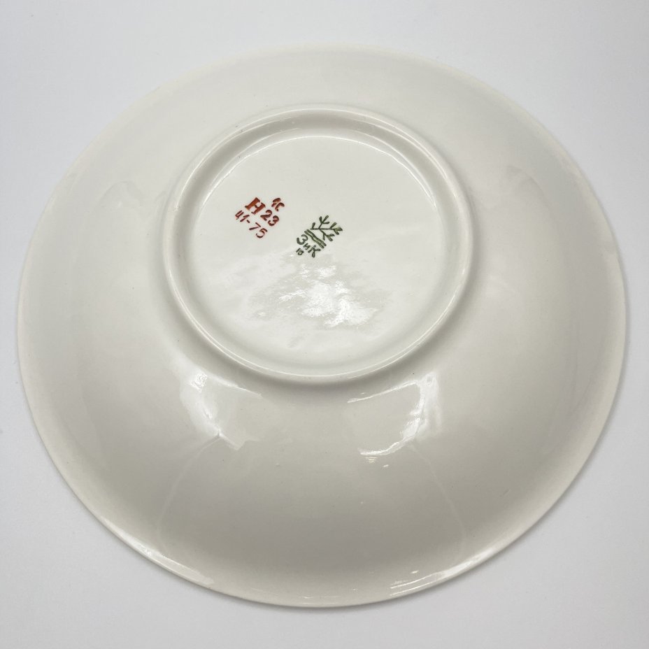 Блюдо "Розы", фаянс, золочение, Конаковский фаянсовый завод им. М.И. Калинина (ЗиК Конаково), СССР, 1962-1991 гг.