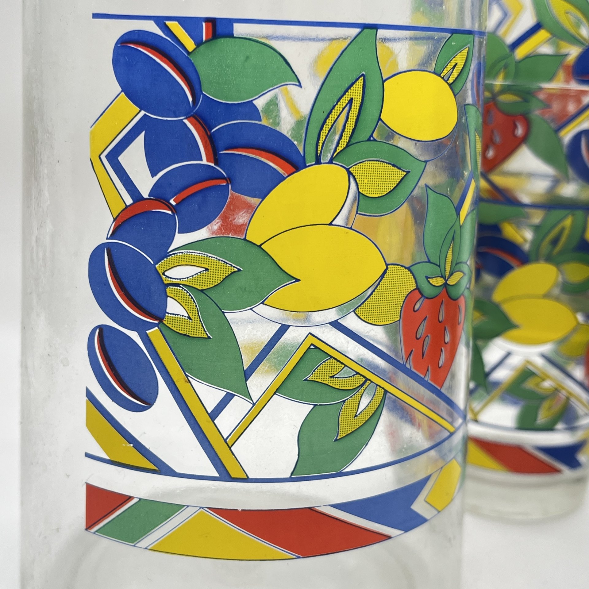 Набор из кувшина и 4 стаканов для сока с фруктовым декором, Wanda, стекло, деколь, Италия, 1970-1980 гг.