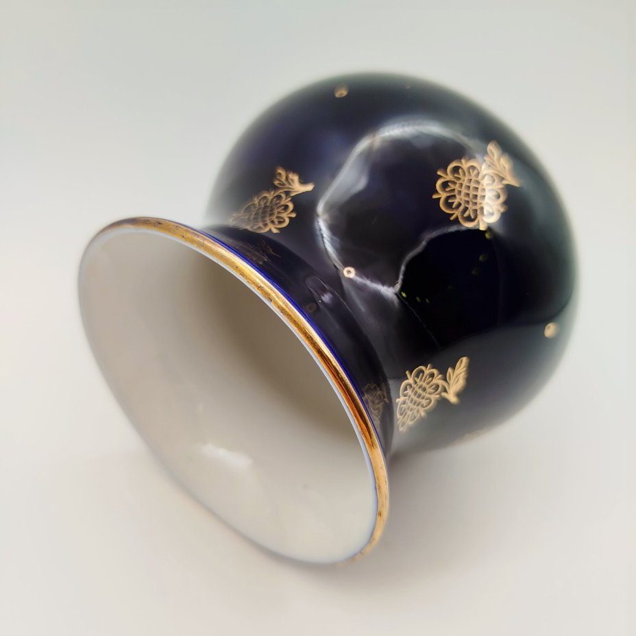 Вазочка с цветочным декором, фарфор, крытье кобальтом, золочение, Ленинградский фарфоровый завод (ЛФЗ), СССР, 1960-1970 гг.