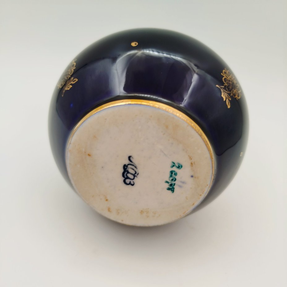 Вазочка с цветочным декором, фарфор, крытье кобальтом, золочение, Ленинградский фарфоровый завод (ЛФЗ), СССР, 1960-1970 гг.