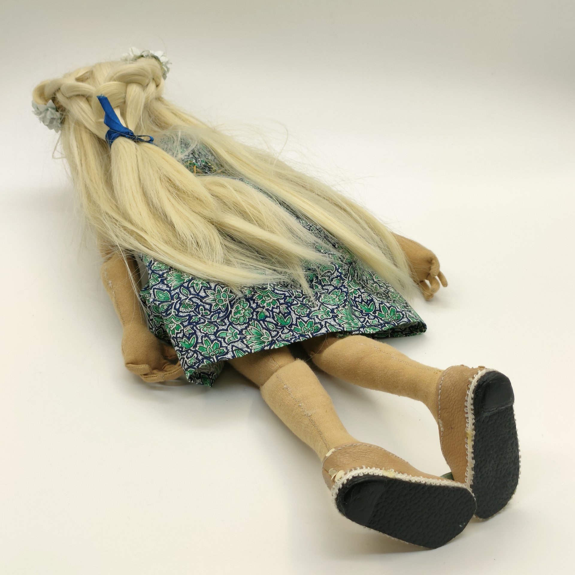 Кукла будуарная "Анюта", автор И. Сивцева, "Текстильные забавы", текстиль, набивка, кожа, пластмасса, металл, волосы натуральные, бумага, пошив, роспись, Российская Федерация, 2016 г.