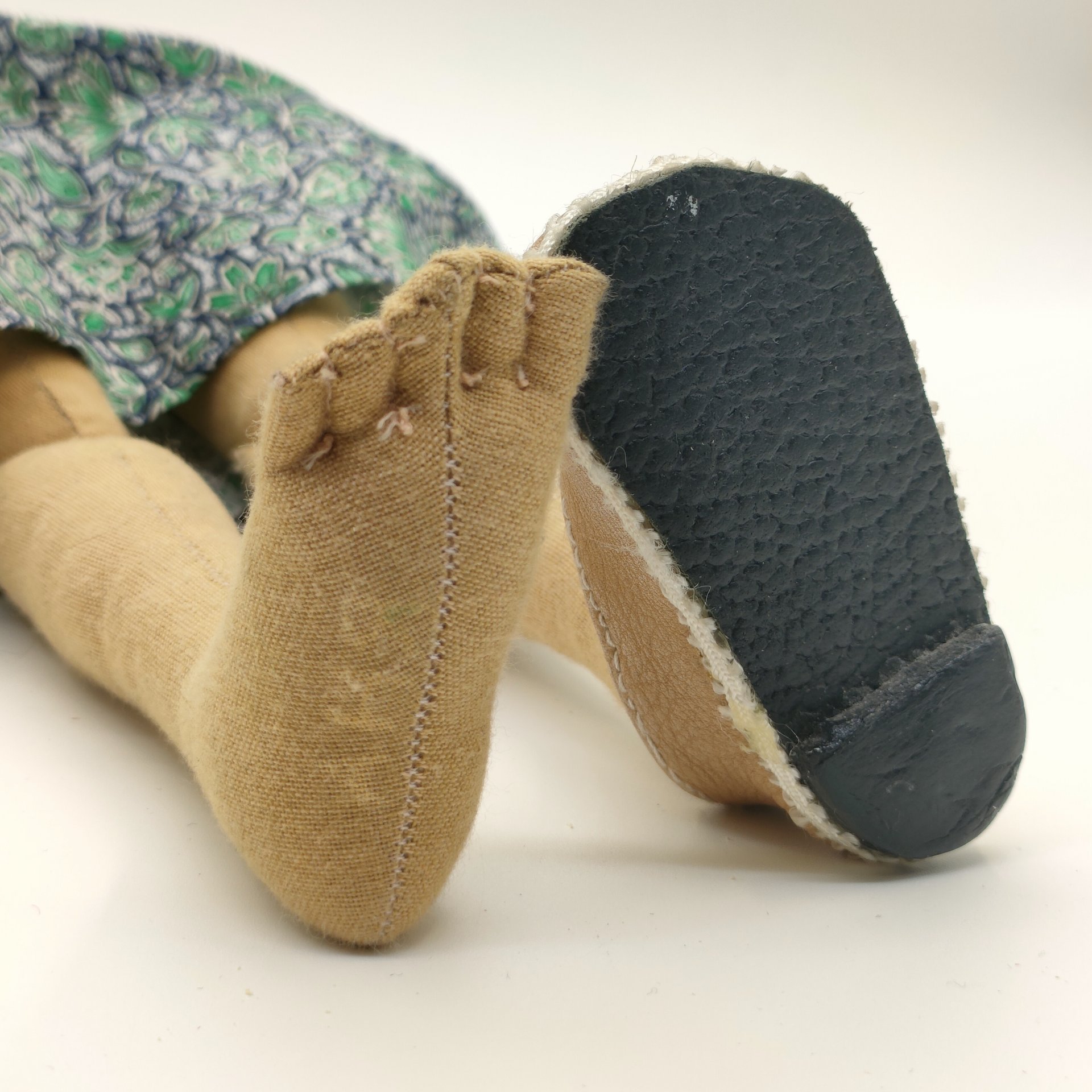 Кукла будуарная "Анюта", автор И. Сивцева, "Текстильные забавы", текстиль, набивка, кожа, пластмасса, металл, волосы натуральные, бумага, пошив, роспись, Российская Федерация, 2016 г.