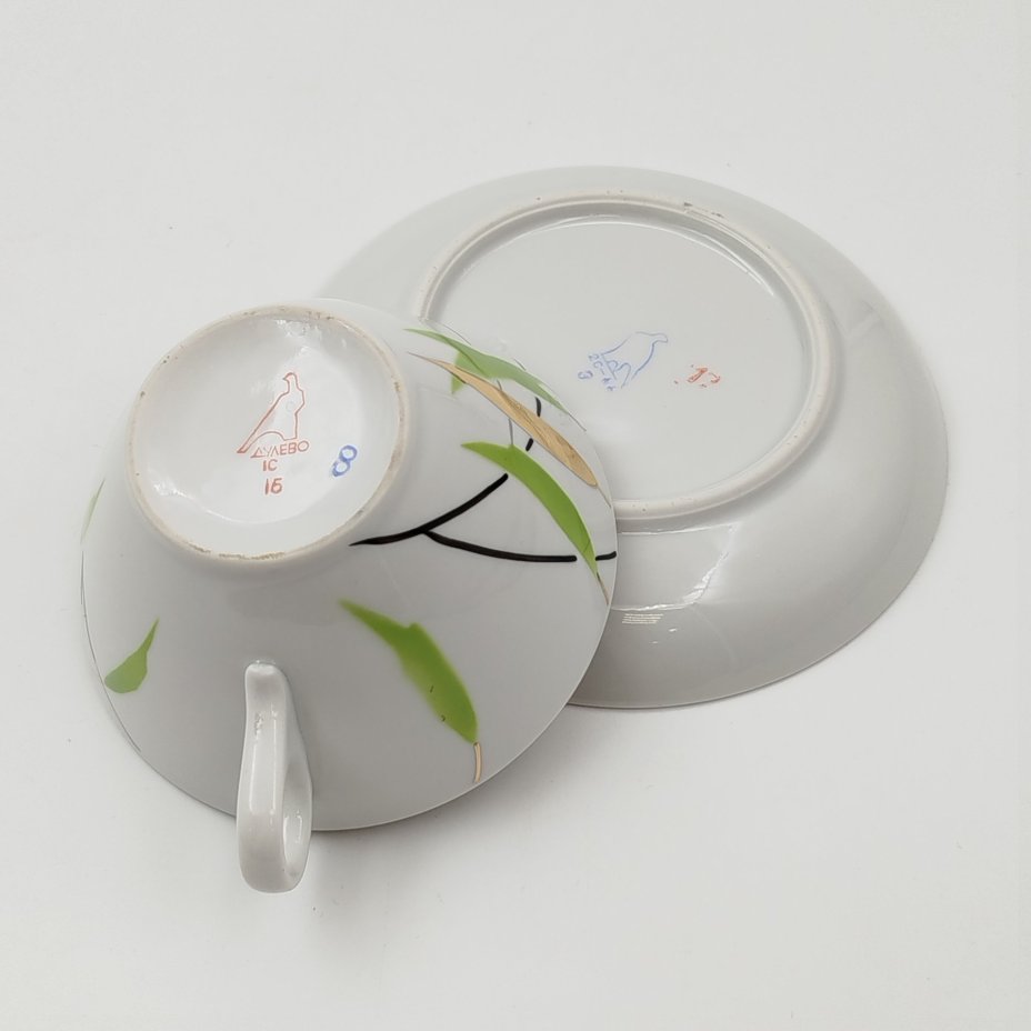 Чайная пара (в подборе) из сервиза "Ивушка", форма "Колечко", автор росписи Яснецов В.К.