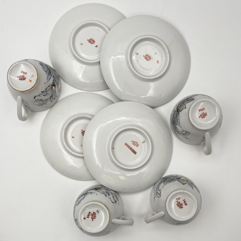 Сервиз кофейный "Жемчужный" на 4 персоны (16 предметов), автор формы "Весенняя" Яковлева С.Е., автор рисунка Семенова А.Н., фарфор, люстр, деколь, золочение, Ленинградский фарфоровый завод (ЛФЗ), СССР, 1970-1991 гг.