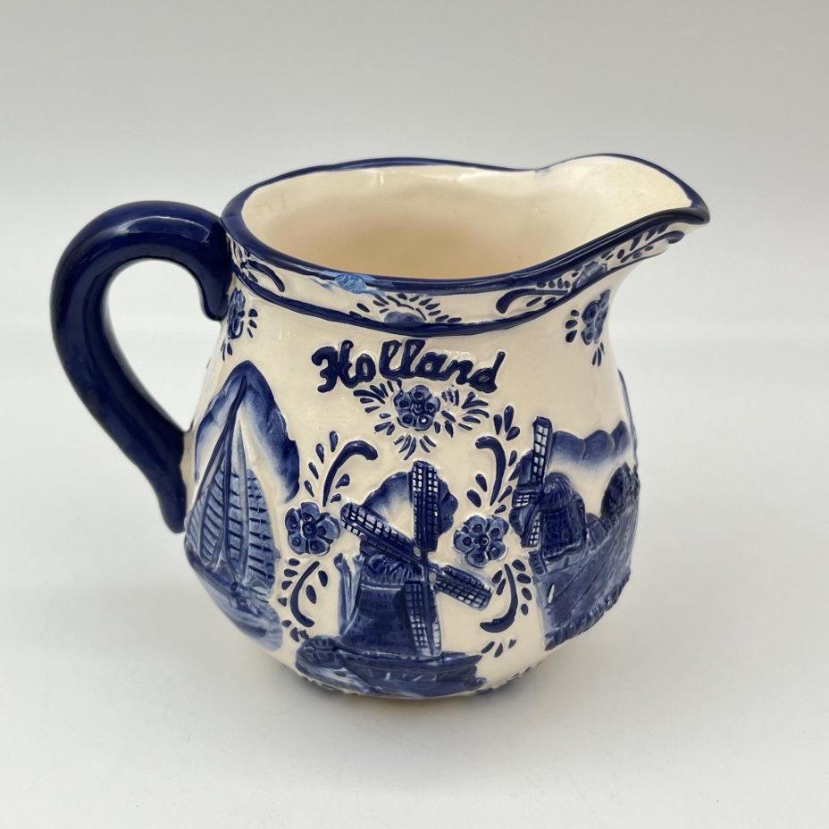 Молочник "Holland" с рельефным декором