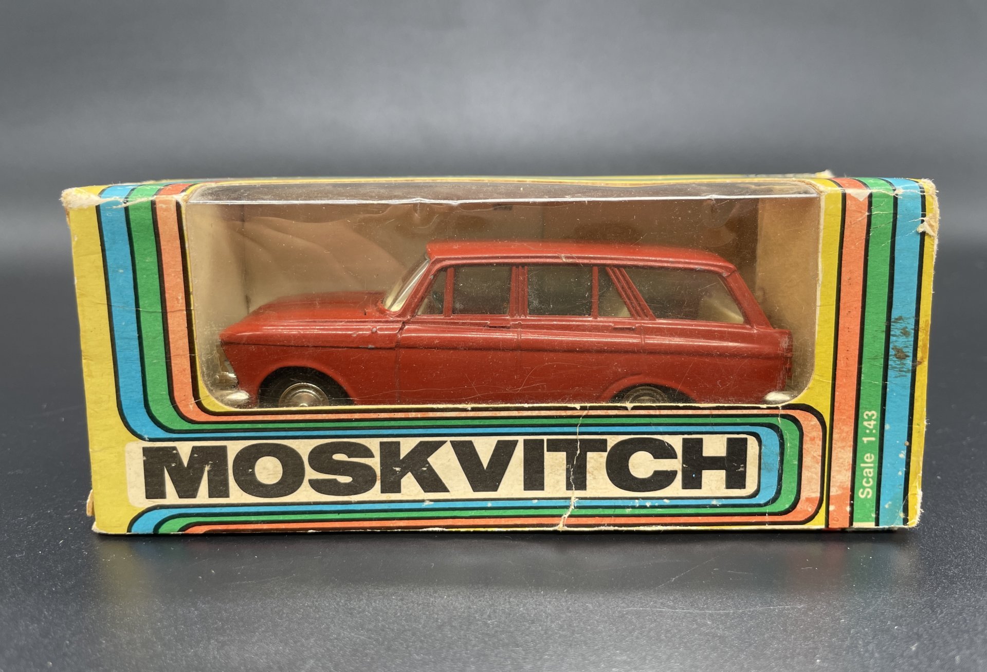 Модель автомобиля "Москвич 426"