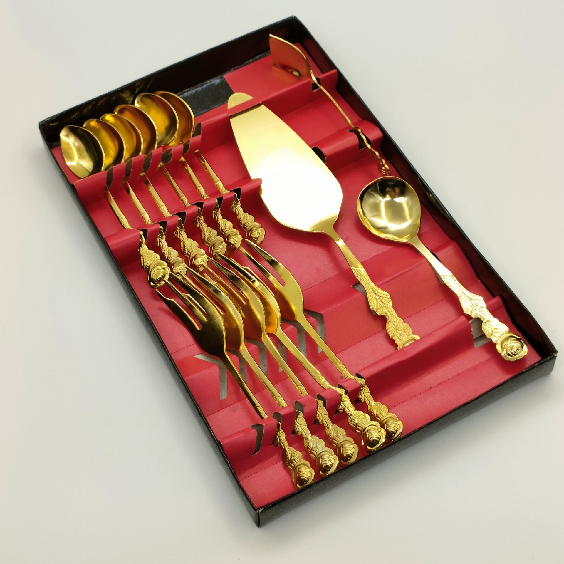 Набор столовых приборов для подачи десерта (14 предметов) с декором в виде цветка розы в оригинальной упаковке, Kaffeebesteck 15-TLG Vergoldet, нержавеющая сталь, золочение, картон